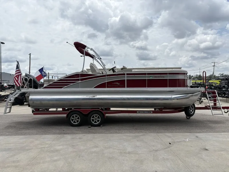 Slide: The Image of Bennington 2375 RCW w/ 250hp VMAX SHO Yamaha 2014 - 1