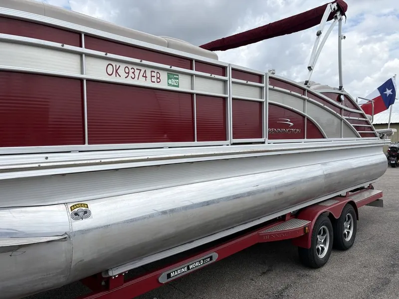 Slide: The Image of Bennington 2375 RCW w/ 250hp VMAX SHO Yamaha 2014 - 5