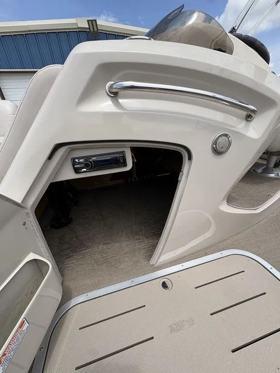 Slide: The Image of Bennington 2375 RCW w/ 250hp VMAX SHO Yamaha 2014 - 40