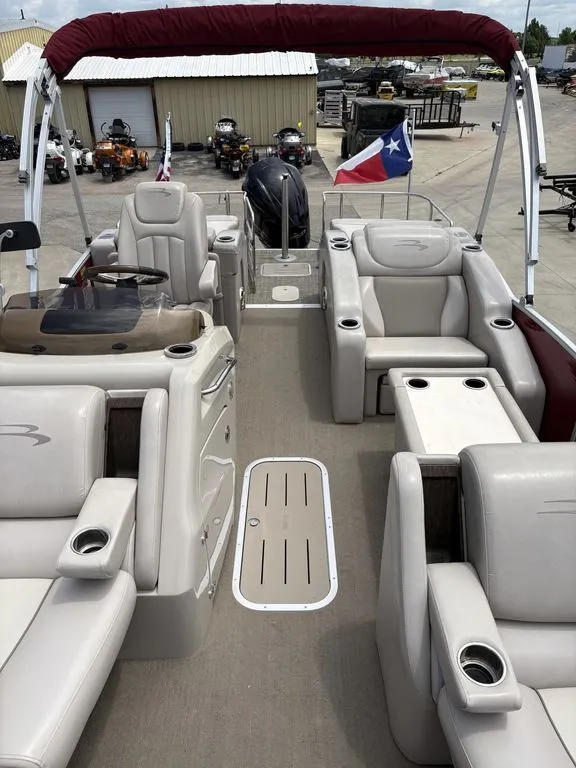 Slide: The Image of Bennington 2375 RCW w/ 250hp VMAX SHO Yamaha 2014 - 34