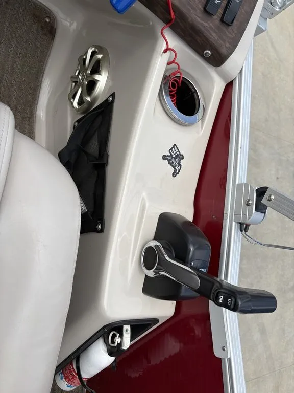 Slide: The Image of Bennington 2375 RCW w/ 250hp VMAX SHO Yamaha 2014 - 20