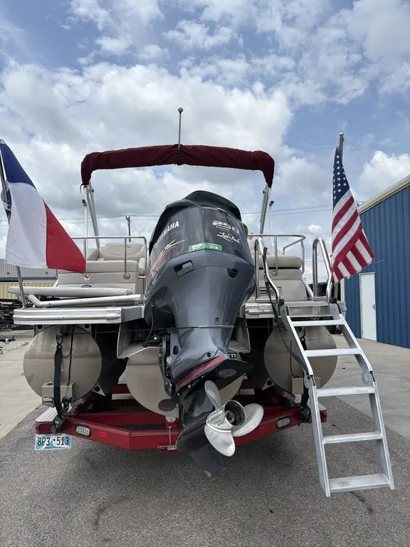 Slide: The Image of Bennington 2375 RCW w/ 250hp VMAX SHO Yamaha 2014 - 7