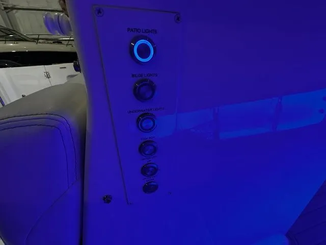 Slide: The Image of Regal 38 SAV 2023 - 14