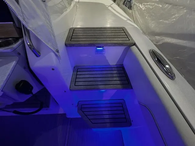 Slide: The Image of Regal 38 SAV 2023 - 16