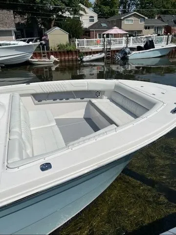 Slide: The Image of Regal 38 SAV 2023 - 27