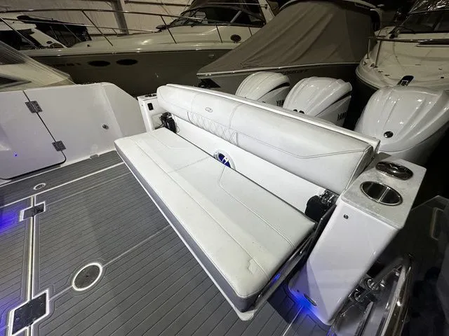 Slide: The Image of Regal 38 SAV 2023 - 33