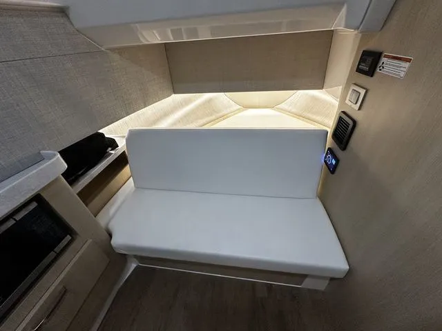 Slide: The Image of Regal 38 SAV 2023 - 36