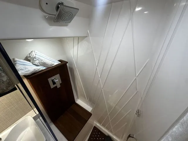 Slide: The Image of Regal 38 SAV 2023 - 38