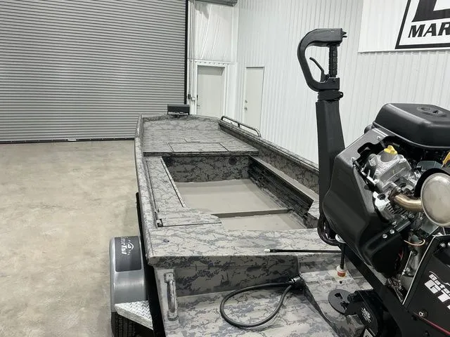 Slide: The Image of Gator-Tail 1750 Savage 2026 - 12