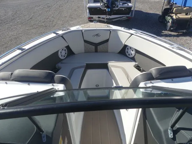 Slide: The Image of Monterey 215SS Super Sport 2023 - 13