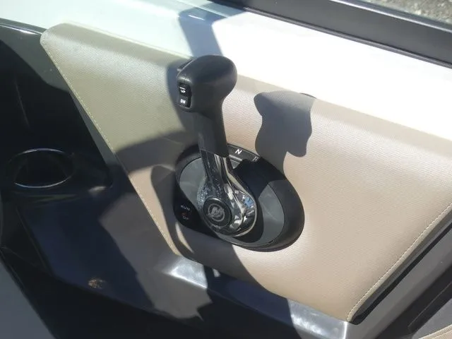 Slide: The Image of Monterey 215SS Super Sport 2023 - 16