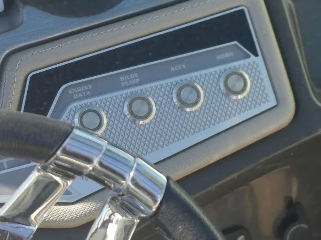 Slide: The Image of Monterey 215SS Super Sport 2023 - 19