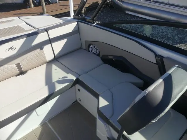 Slide: The Image of Monterey 215SS Super Sport 2023 - 22