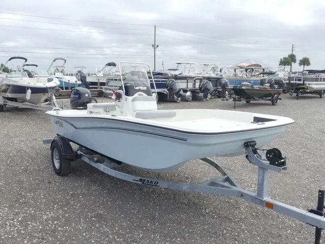 Slide: The Image of Mako Pro Skiff 15 CC 2026 - 3