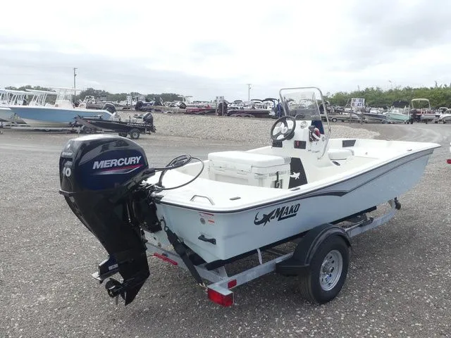 Slide: The Image of Mako Pro Skiff 15 CC 2026 - 4