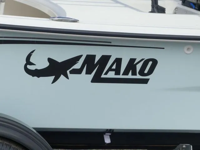 Slide: The Image of Mako Pro Skiff 15 CC 2026 - 8