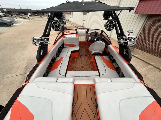 Slide: The Image of Malibu Wakesetter 22 MXZ 2018 - 11