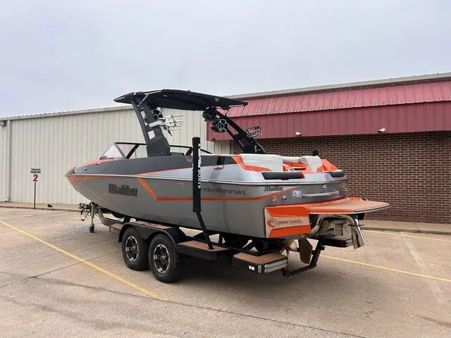 Slide: The Image of Malibu Wakesetter 22 MXZ 2018 - 3