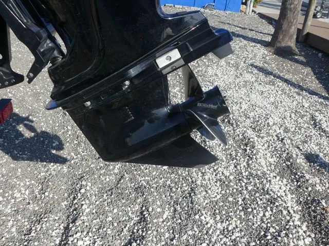 Slide: The Image of Sun Tracker Bass Buggy 18 DLX 2023 - 12