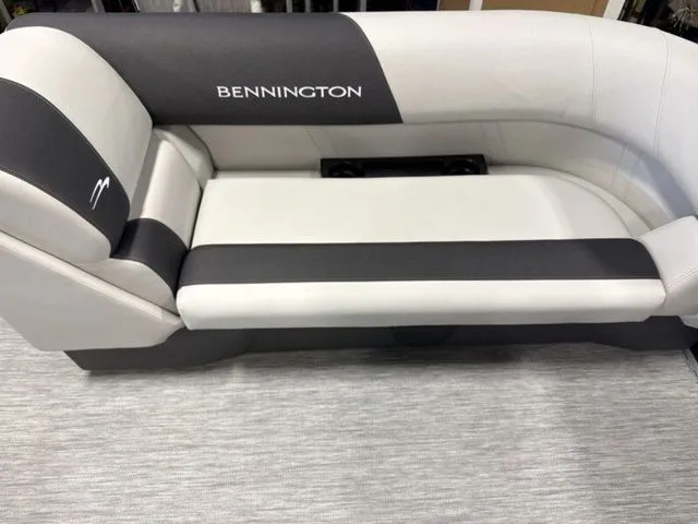 Slide: The Image of Bennington S-One Fish 22 SS Tritoon 2026 - 11