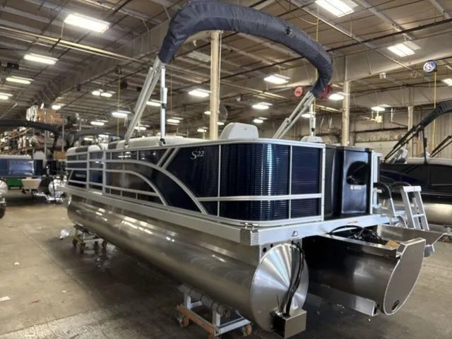 Slide: The Image of Bennington S-One Fish 22 SS Tritoon 2026 - 6