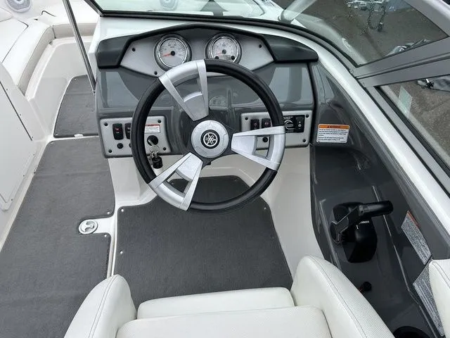 Slide: The Image of Yamaha AR190 2015 - 25