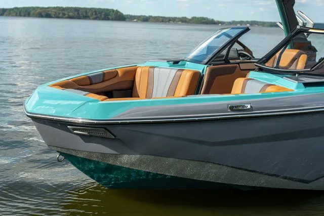 Slide: The Image of Malibu Wakesetter 22 LSV 2026 - 18