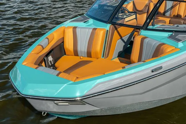 Slide: The Image of Malibu Wakesetter 22 LSV 2026 - 19
