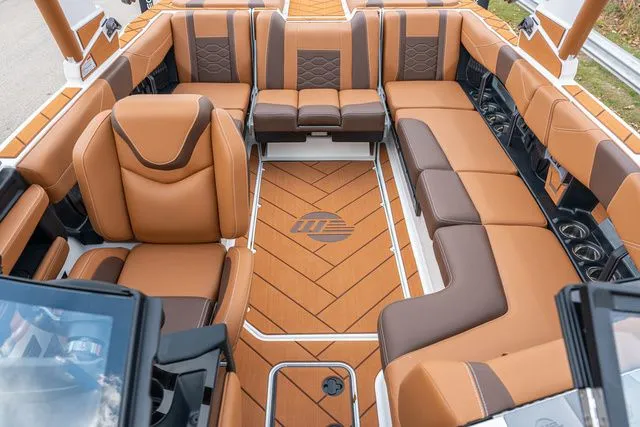 Slide: The Image of Malibu Wakesetter 23 LSV 2026 - 12