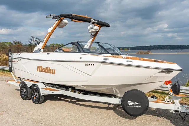 Slide: The Image of Malibu Wakesetter 23 LSV 2026 - 2