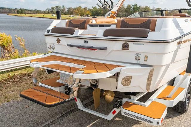 Slide: The Image of Malibu Wakesetter 23 LSV 2026 - 4