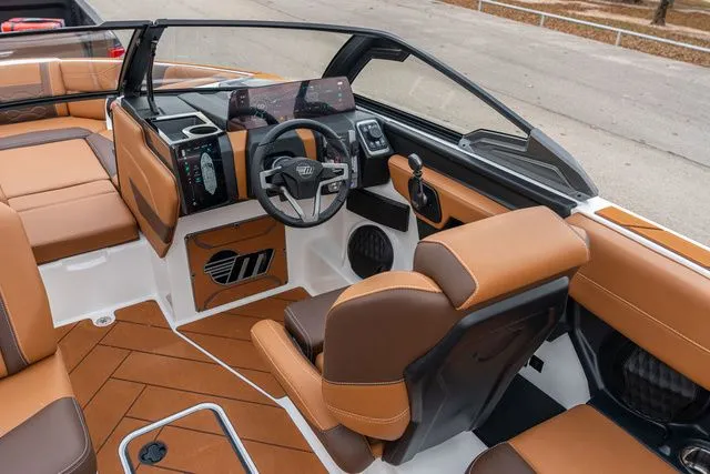 Slide: The Image of Malibu Wakesetter 23 LSV 2026 - 9