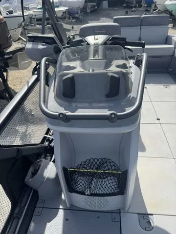 Slide: The Image of Sea-Doo Switch Cruise 21 2023 - 18