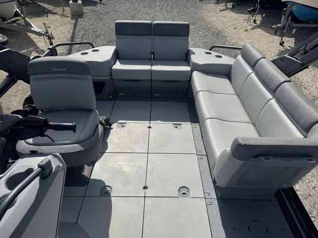 Slide: The Image of Sea-Doo Switch Cruise 21 2023 - 19