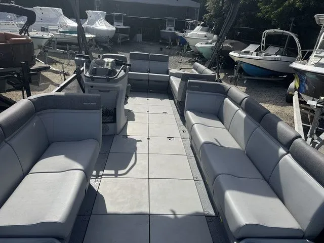 Slide: The Image of Sea-Doo Switch Cruise 21 2023 - 20