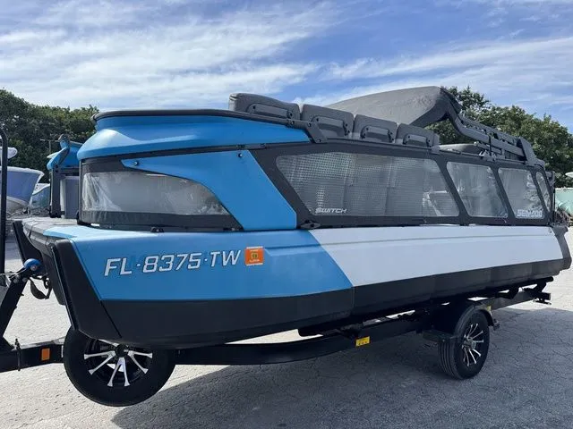 Slide: The Image of Sea-Doo Switch Cruise 21 2023 - 4