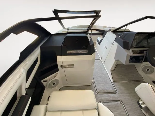 Slide: The Image of Cobalt R6 Surf 2026 - 11