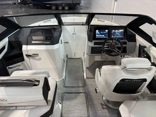 Slide: The Image of Cobalt R6 Surf 2025 - 11