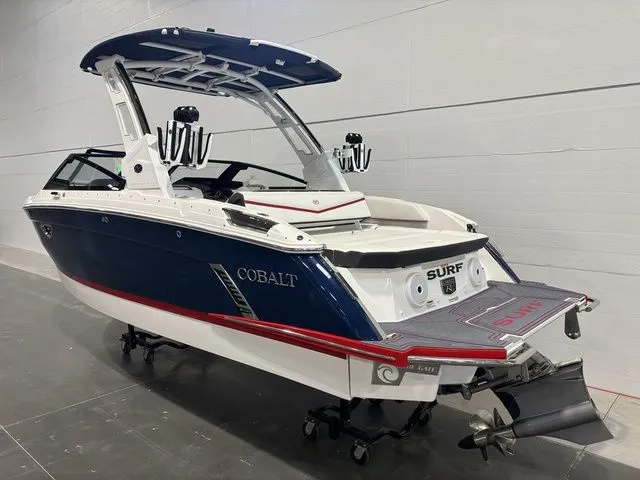 Slide: The Image of Cobalt R6 Surf 2025 - 3