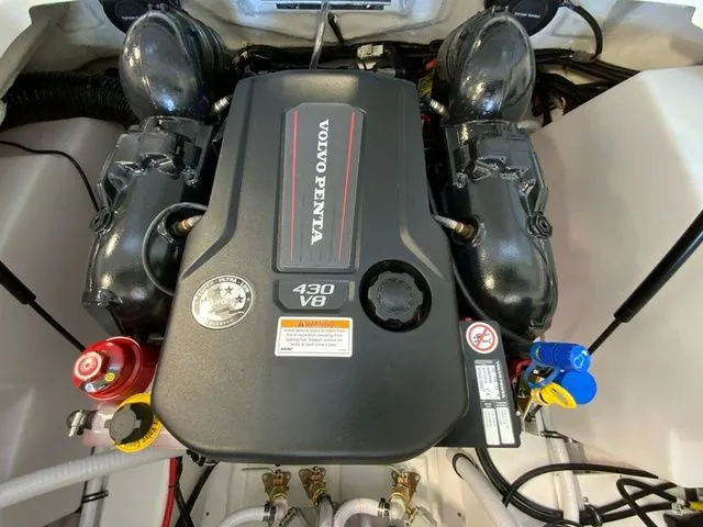 Slide: The Image of Cobalt R8 Surf 2026 - 11