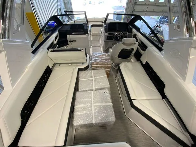 Slide: The Image of Cobalt R8 Surf 2026 - 14