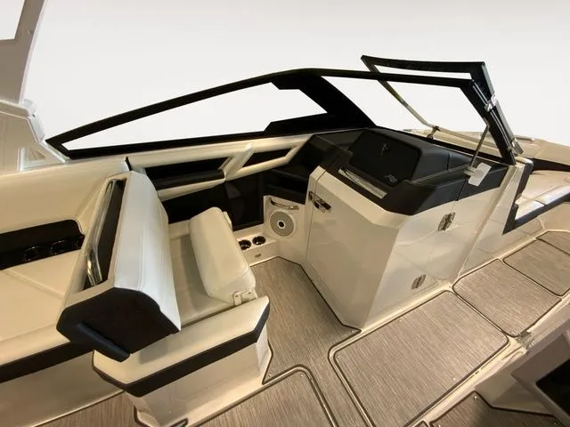 Slide: The Image of Cobalt R8 Surf 2026 - 7