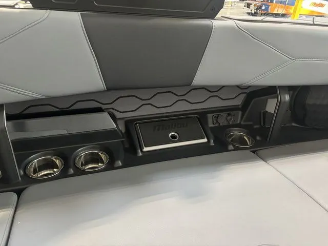 Slide: The Image of Malibu Wakesetter 23 LSV 2025 - 14