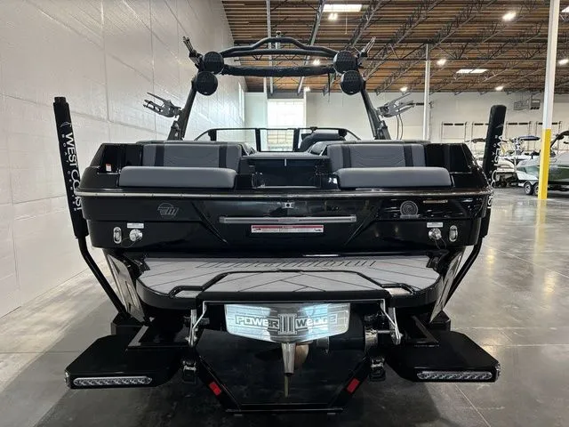 Slide: The Image of Malibu Wakesetter 23 LSV 2025 - 7
