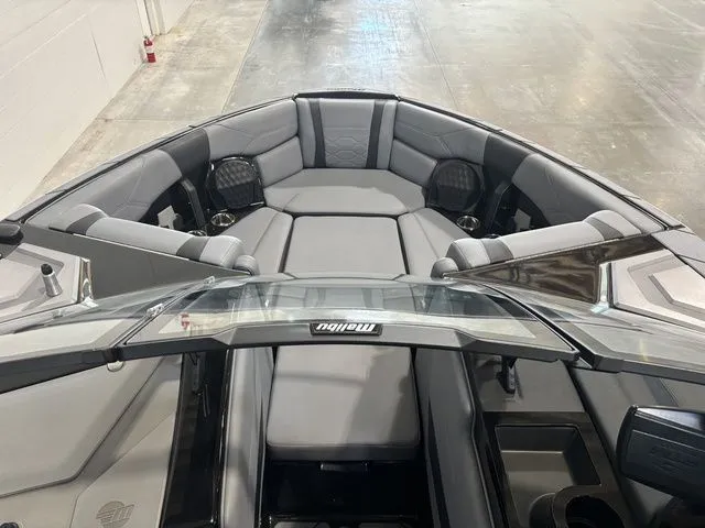 Slide: The Image of Malibu Wakesetter 23 LSV 2025 - 9