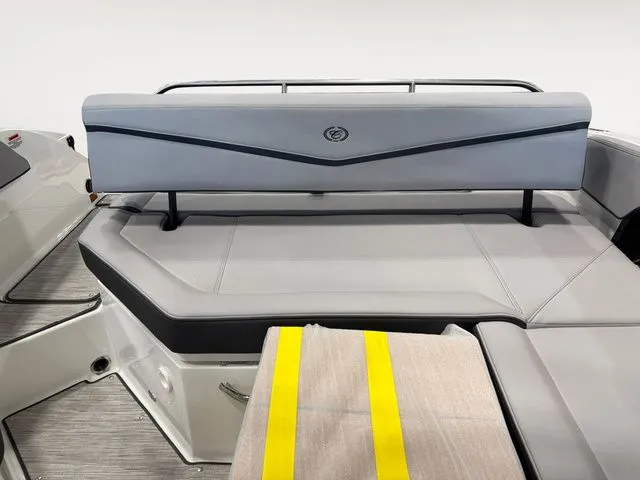 Slide: The Image of Cobalt R6 Surf 2025 - 10