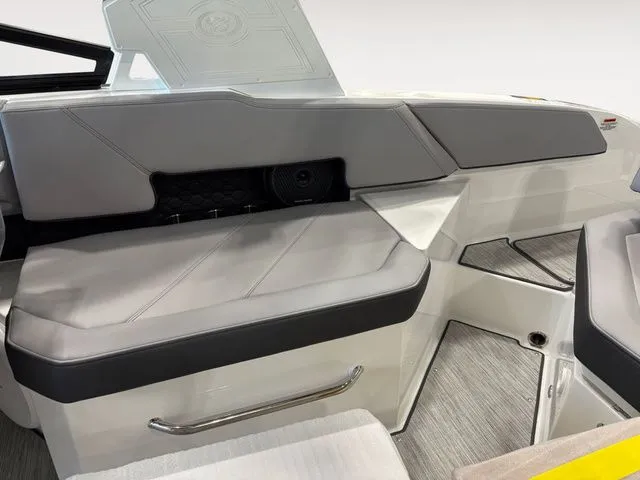 Slide: The Image of Cobalt R6 Surf 2025 - 11