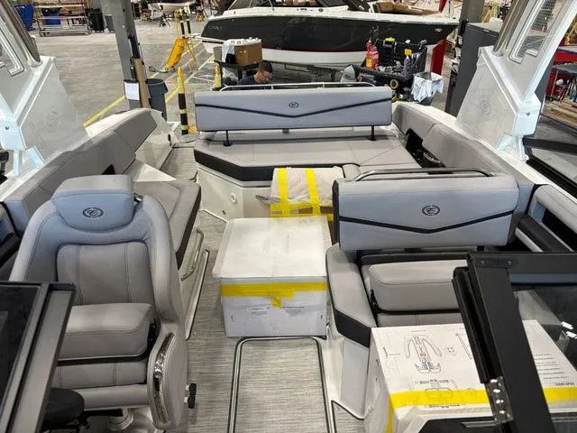 Slide: The Image of Cobalt R6 Surf 2025 - 15