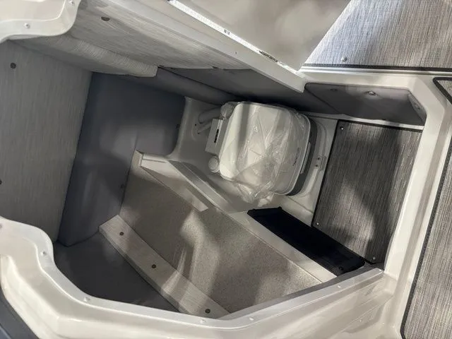 Slide: The Image of Cobalt R6 Surf 2025 - 17