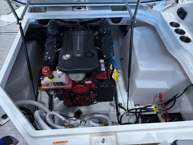 Slide: The Image of Cobalt R6 Surf 2025 - 22